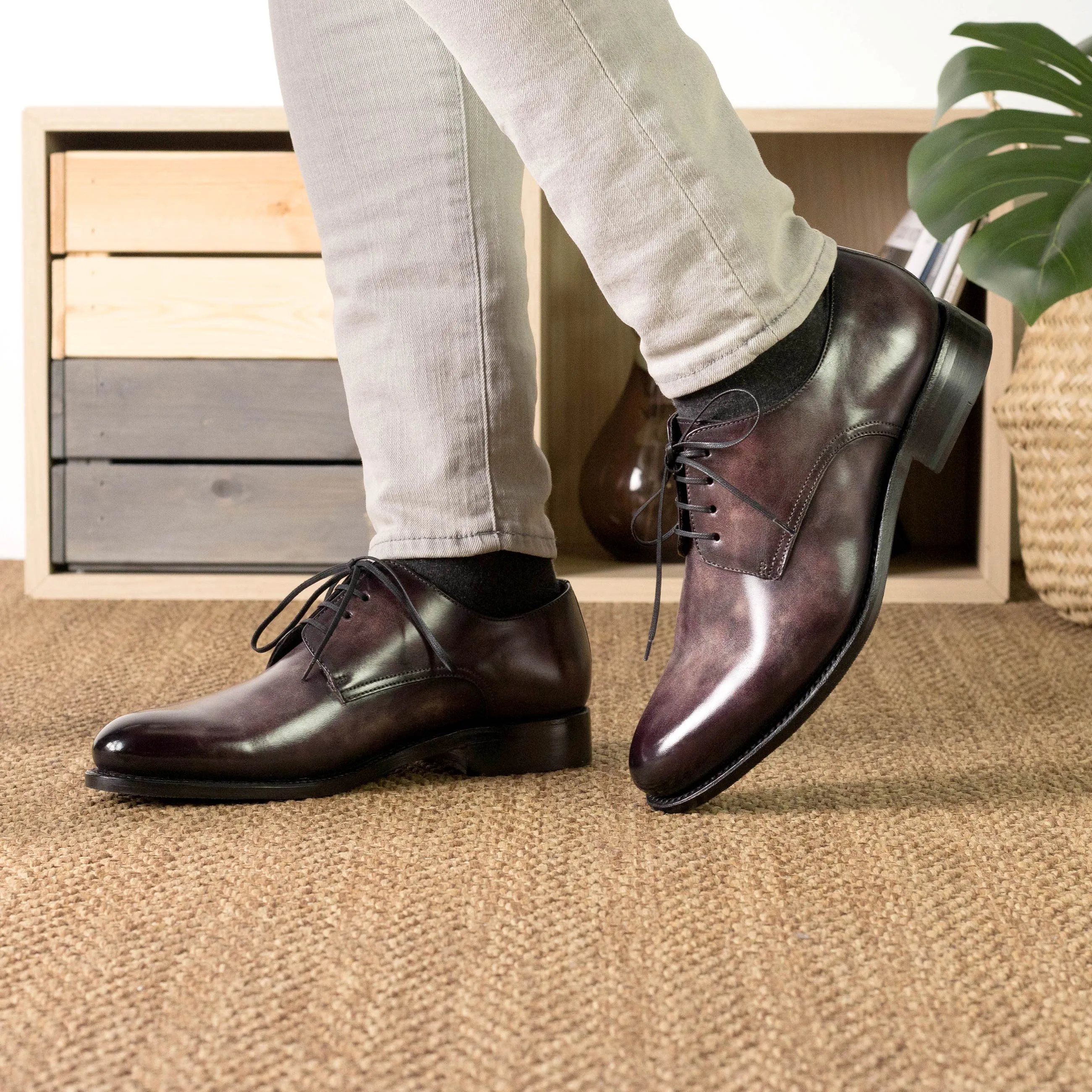 DapperFam Vero in Aubergine Men's Hand-Painted Patina Derby