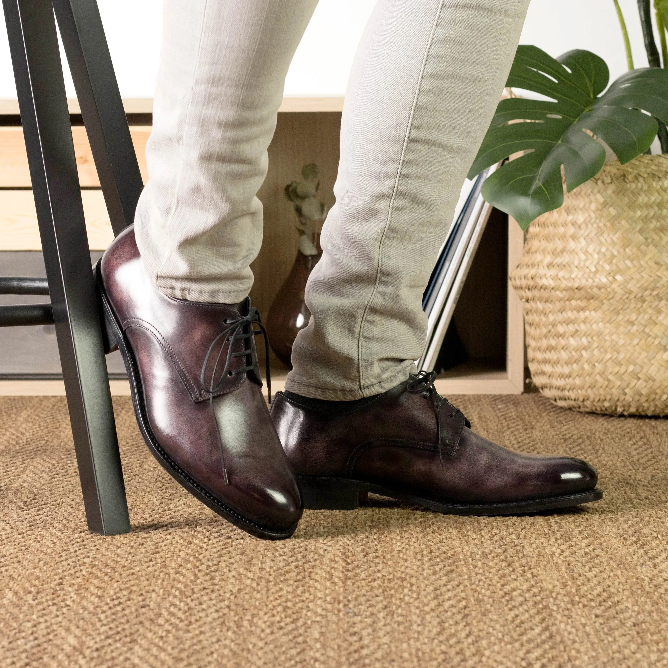 DapperFam Vero in Aubergine Men's Hand-Painted Patina Derby