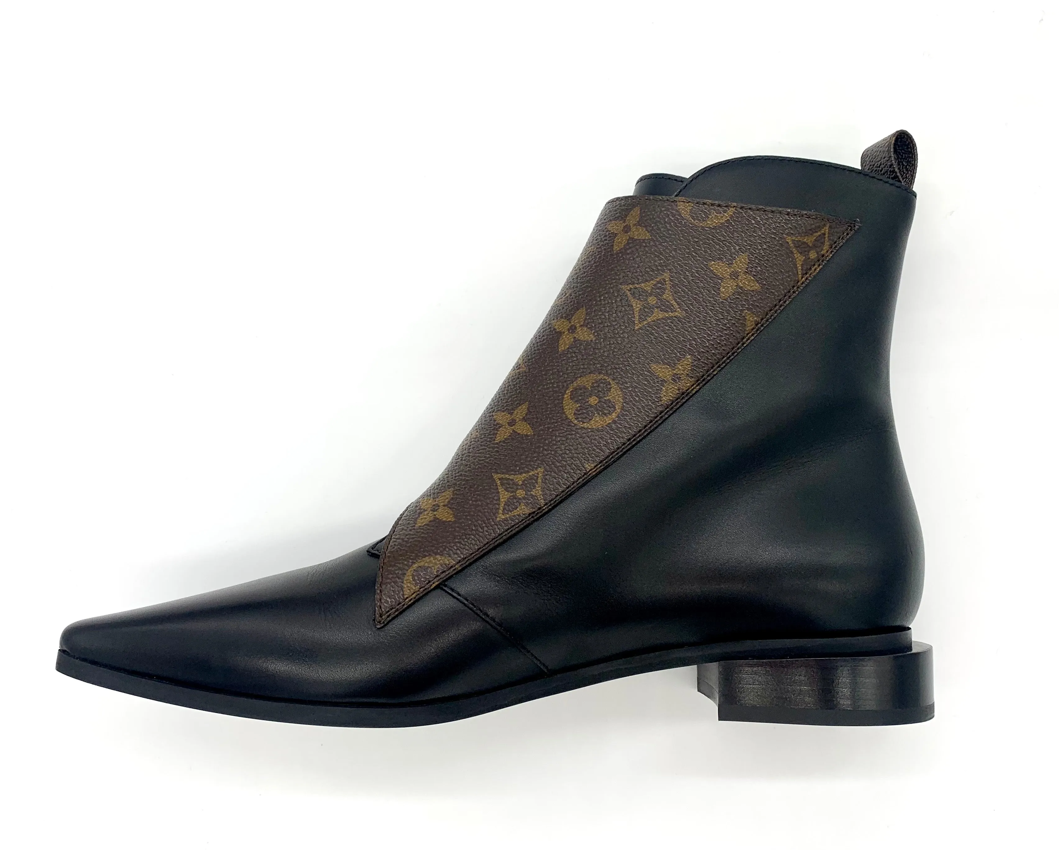 LOUIS VUITTON JUMBLE FLAT ANKLE BOOTS