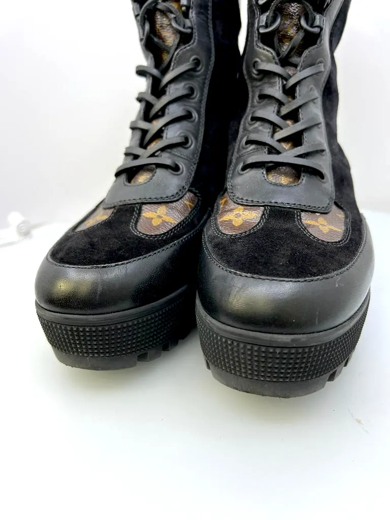 LOUIS VUITTON LAUREATE DESERT ANKLE BOOTS