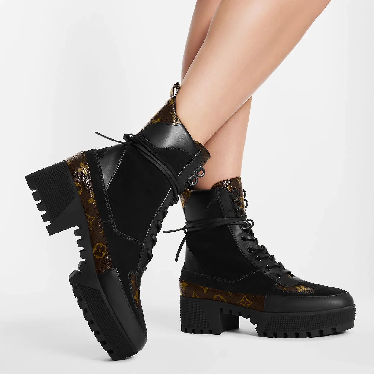 LOUIS VUITTON LAUREATE DESERT ANKLE BOOTS