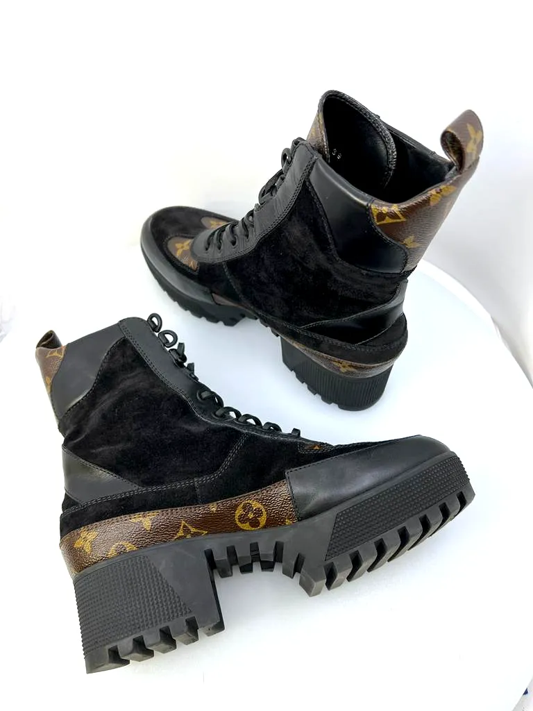 LOUIS VUITTON LAUREATE DESERT ANKLE BOOTS