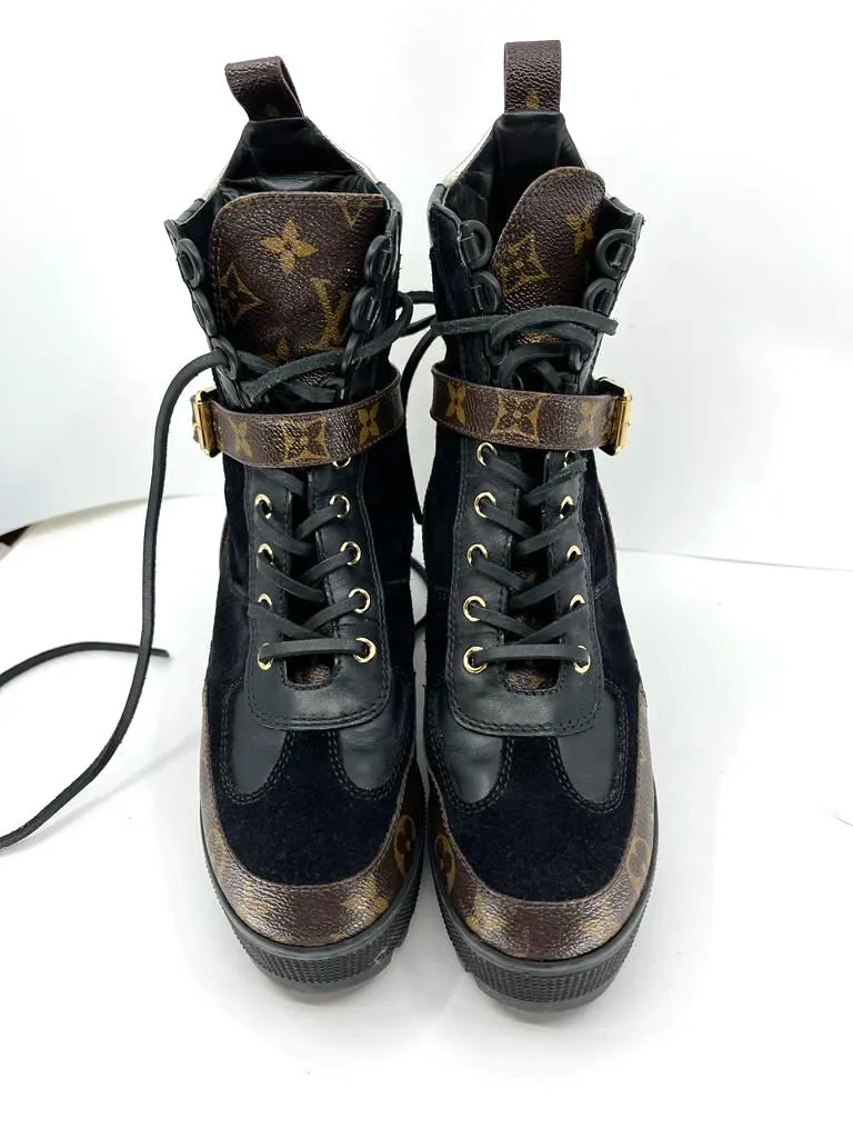 LOUIS VUITTON LAUREATE PLATFORM DESERT ANKLE BOOTS