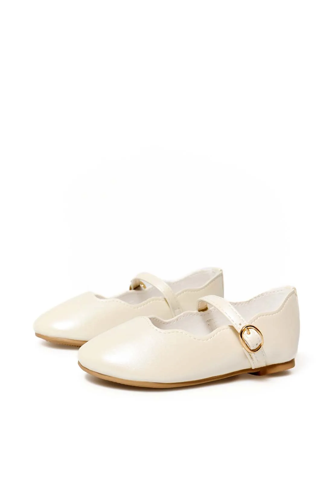 Scalloped pearly-finish ballet flats - White