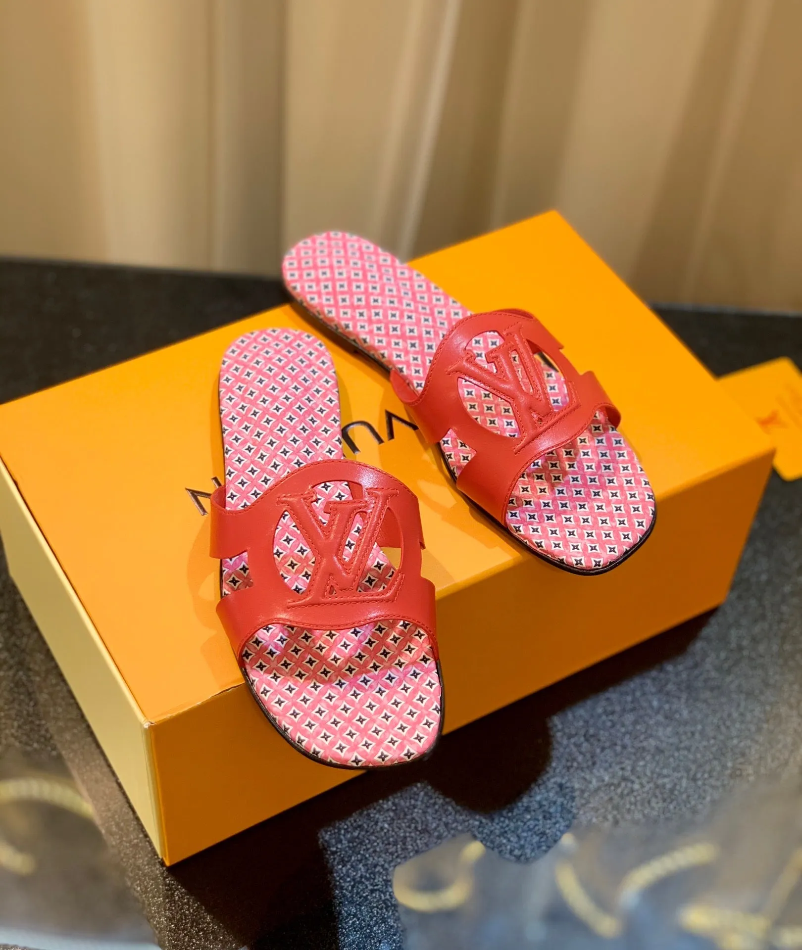 SE1138 LV Isola Flat Mule / Size5-11