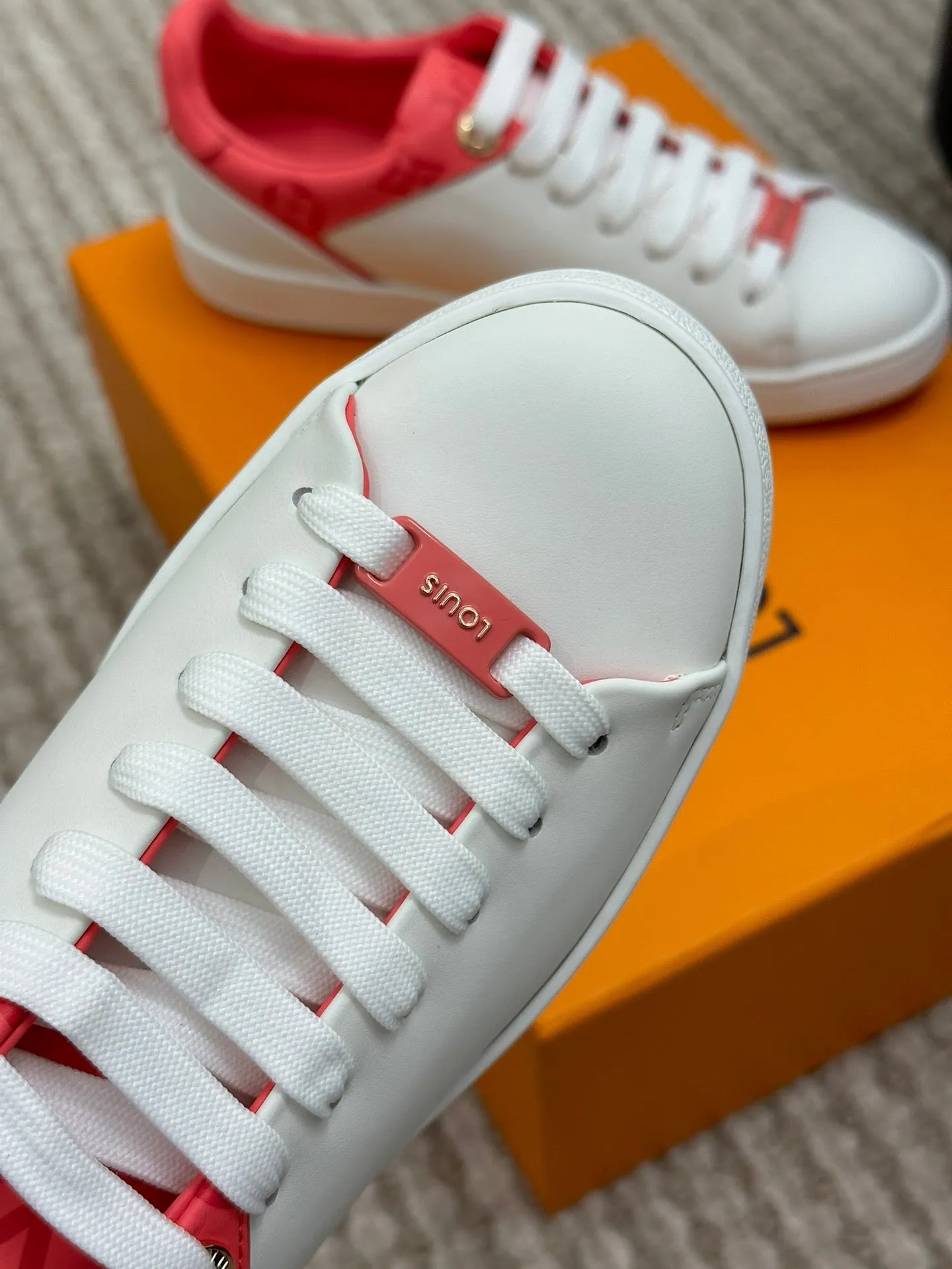 SE970 LB Frontrow Sneaker / Size4-11