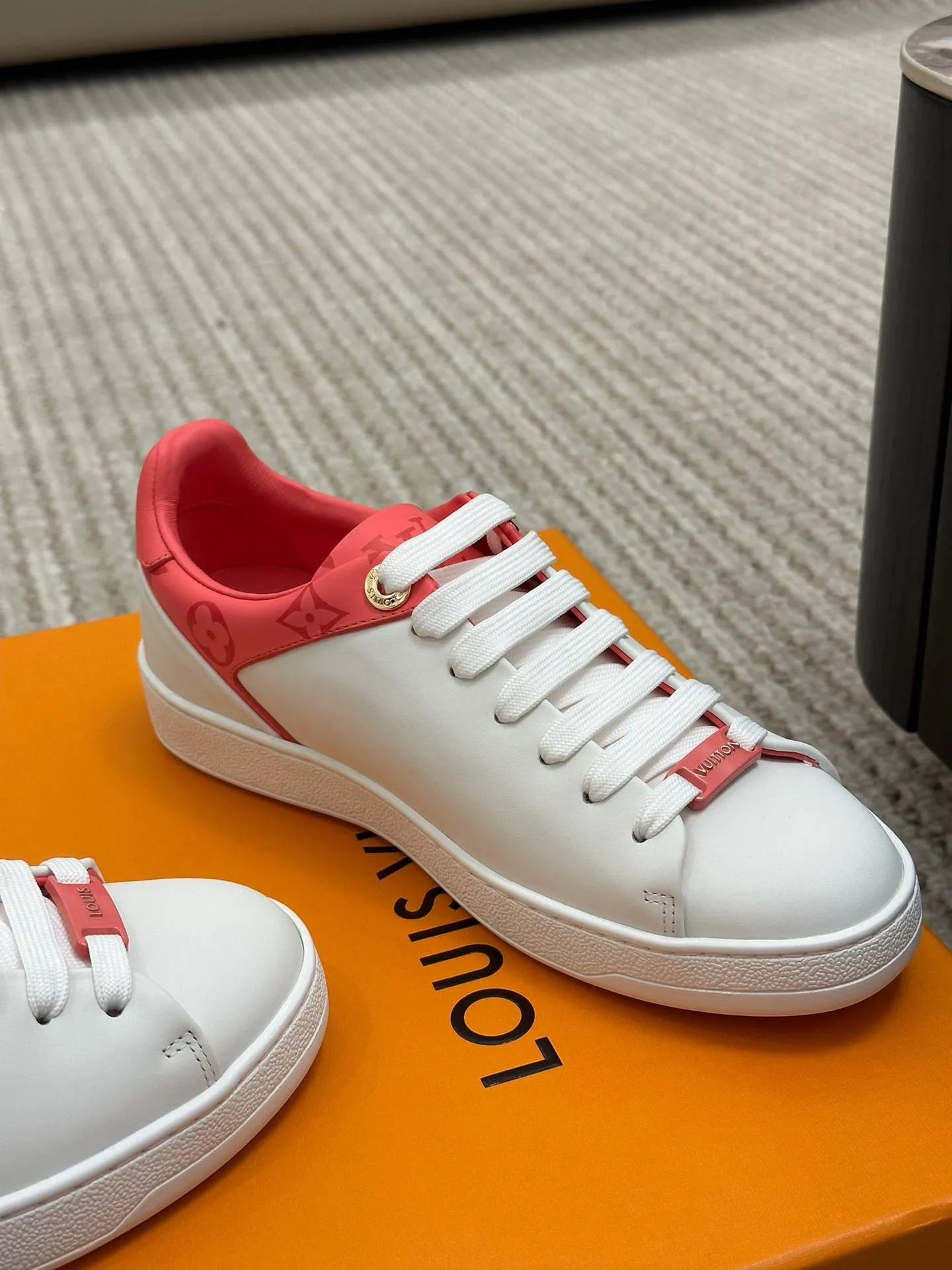 SE970 LB Frontrow Sneaker / Size4-11